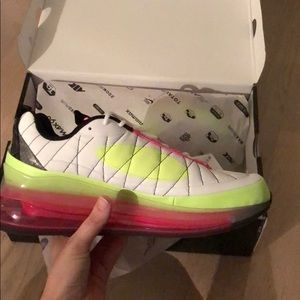 Women’s Nike Max 720-818